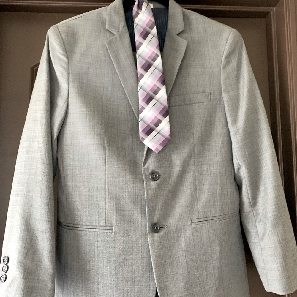 Boys Suit size 16 with tie